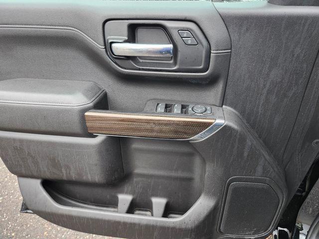 Photo of 2019 Black Chevrolet Silverado 1500