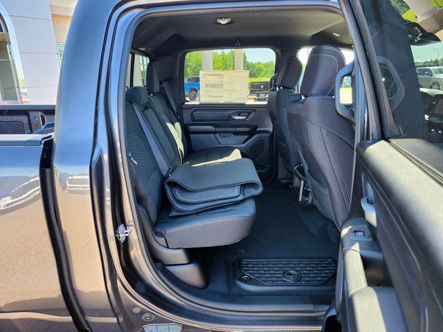 Photo of 2025 Granite Crystal Metallic Clearcoat RAM 1500