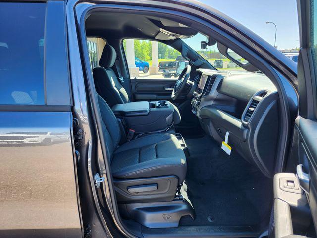 Photo of 2025 Granite Crystal Metallic Clearcoat RAM 1500