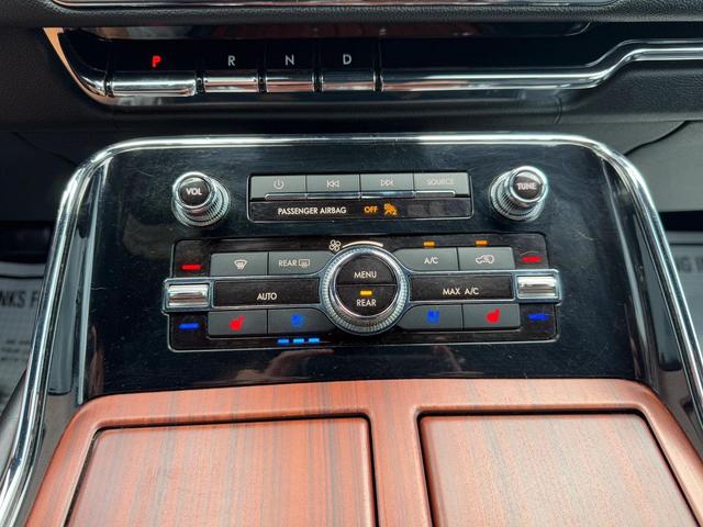 Photo of 2020 Infinite Black Lincoln Navigator