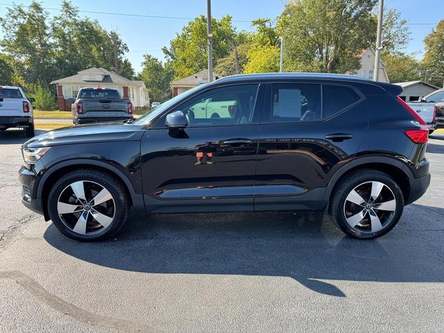 Photo of 2020 Onyx Black Metallic Volvo XC40