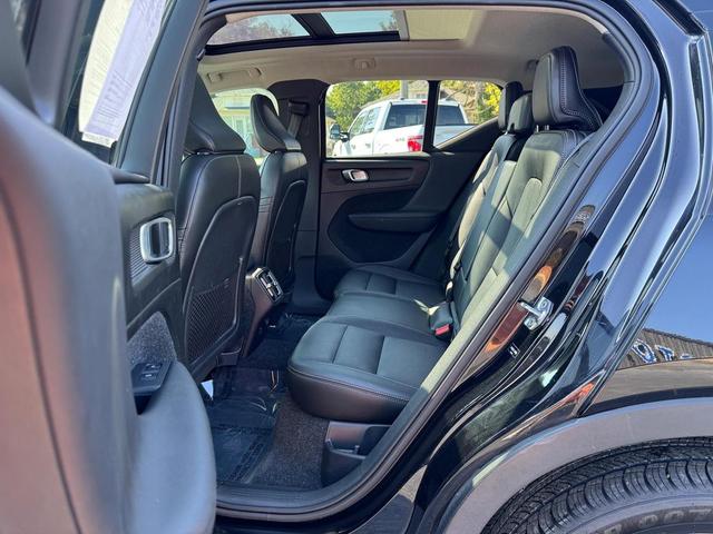 Photo of 2020 Onyx Black Metallic Volvo XC40