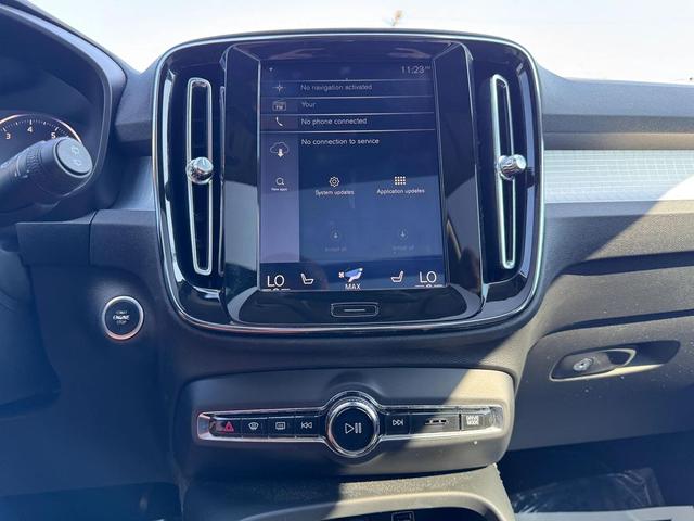Photo of 2020 Onyx Black Metallic Volvo XC40