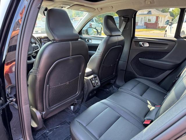 Photo of 2020 Onyx Black Metallic Volvo XC40