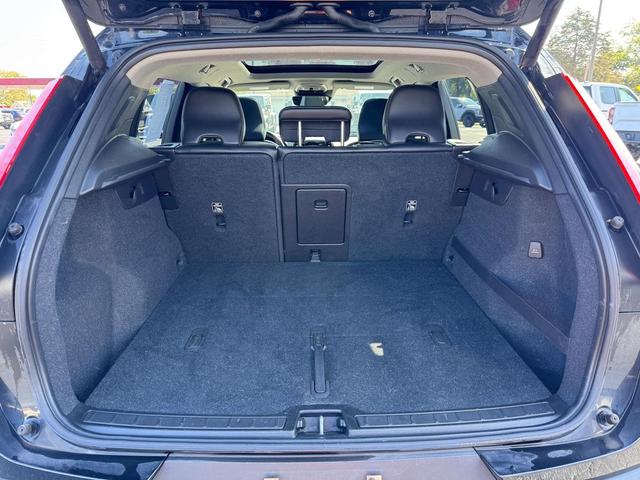 Photo of 2020 Onyx Black Metallic Volvo XC40