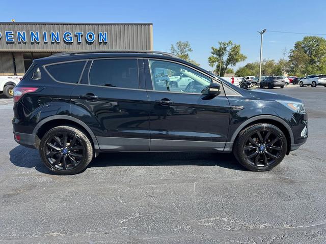 Photo of 2017 Shadow Black Ford Escape