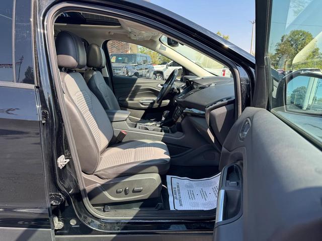 Photo of 2017 Shadow Black Ford Escape