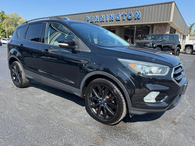 Photo of 2017 Shadow Black Ford Escape