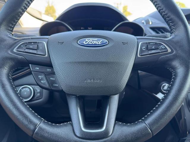 Photo of 2017 Shadow Black Ford Escape