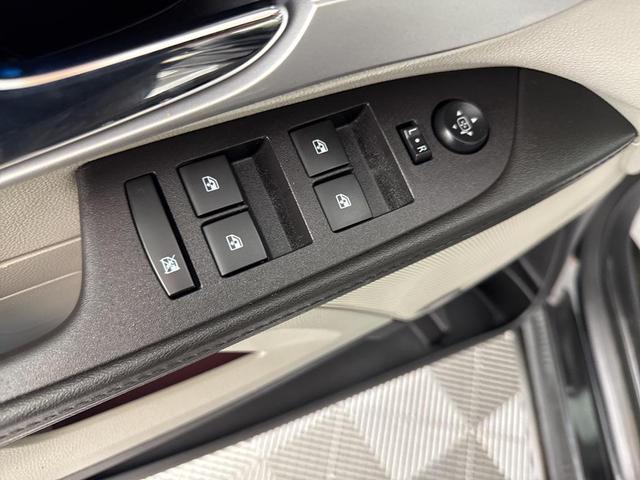 Photo of 2017 Mosaic Black Metallic Chevrolet Equinox