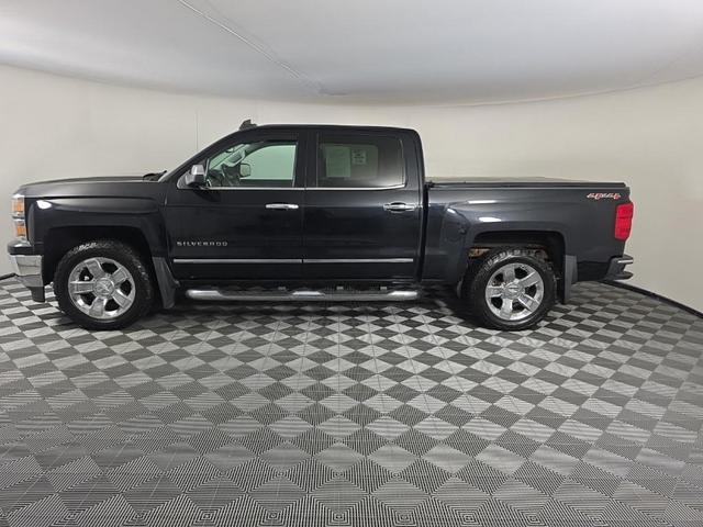 Photo of 2015 Black Chevrolet Silverado 1500