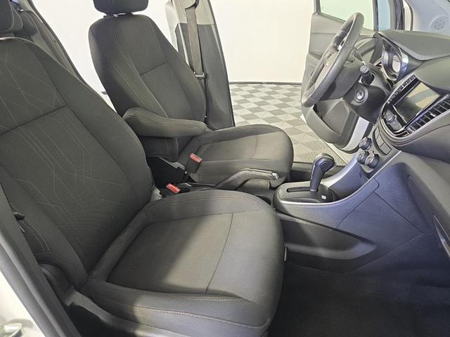 Photo of 2020 Summit White Chevrolet Trax