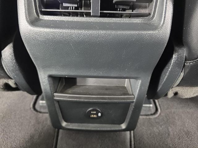 Photo of 2021 Agate Black Metallic Ford Edge