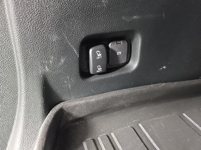 Photo of 2021 Agate Black Metallic Ford Edge