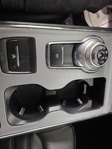 Photo of 2021 Agate Black Metallic Ford Edge
