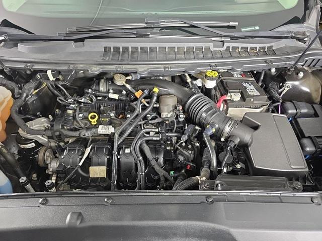 Photo of 2021 Agate Black Metallic Ford Edge
