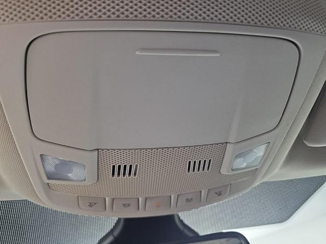 Photo of 2021 Agate Black Metallic Ford Edge