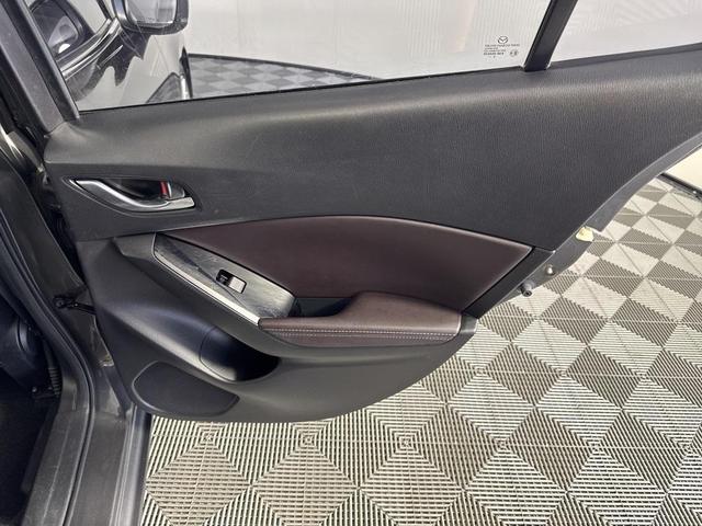 Photo of 2017 Machine Gray Metallic Mazda Mazda3