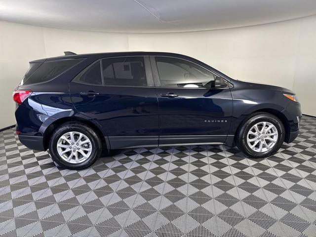 Photo of 2021 Midnight Blue Metallic Chevrolet Equinox
