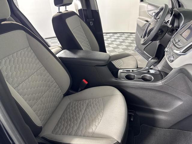 Photo of 2021 Midnight Blue Metallic Chevrolet Equinox