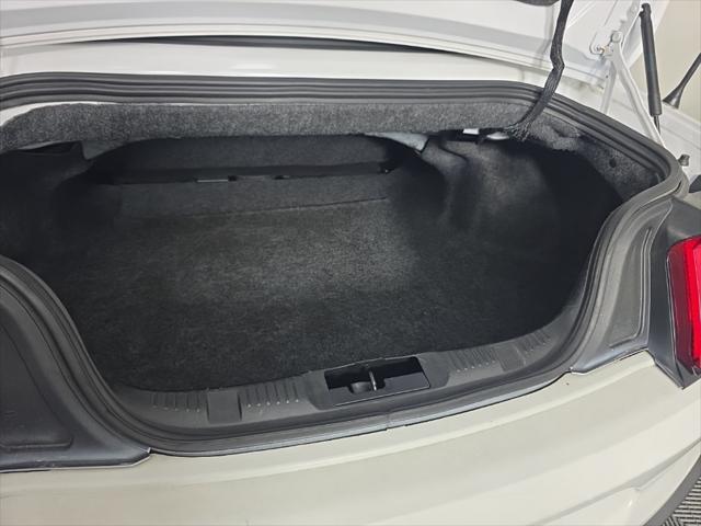 Photo of 2020 Oxford White Ford Mustang
