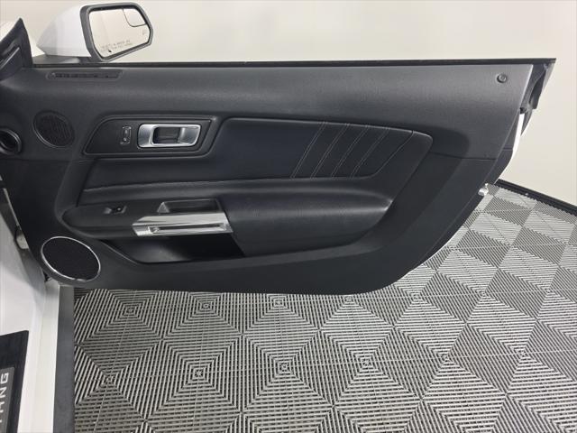 Photo of 2020 Oxford White Ford Mustang