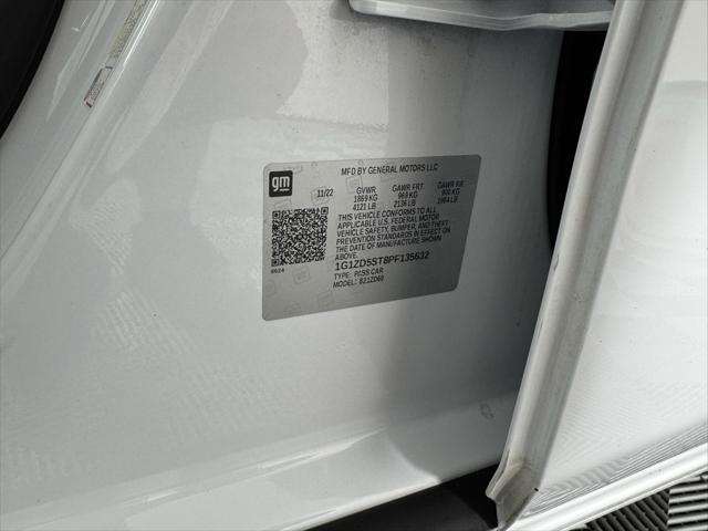 Photo of 2023 Summit White Chevrolet Malibu