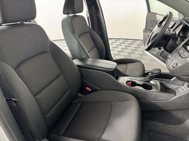 Photo of 2023 Summit White Chevrolet Malibu