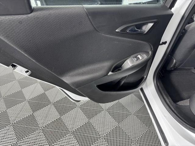 Photo of 2023 Summit White Chevrolet Malibu