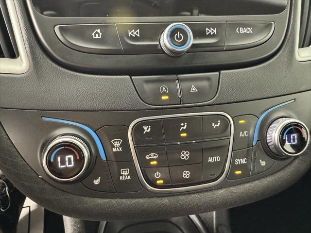 Photo of 2023 Summit White Chevrolet Malibu