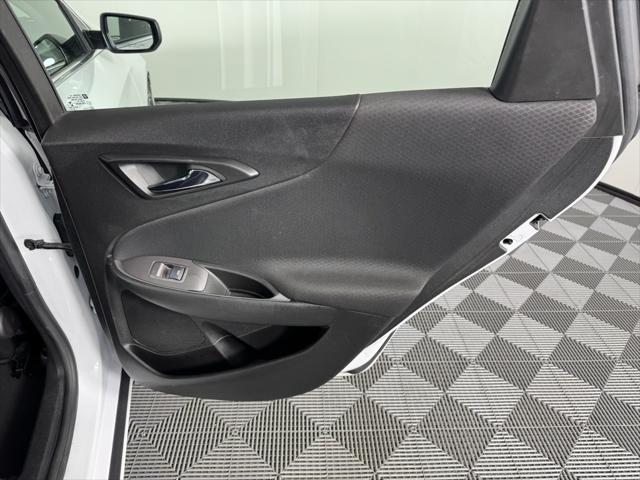 Photo of 2023 Summit White Chevrolet Malibu