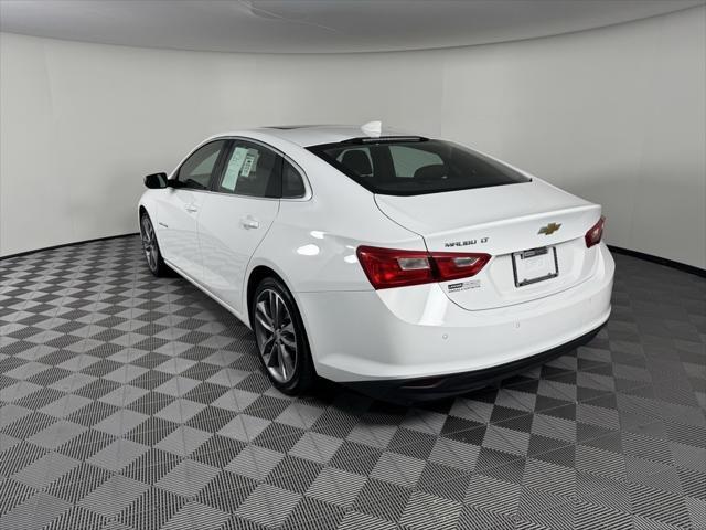 Photo of 2023 Summit White Chevrolet Malibu