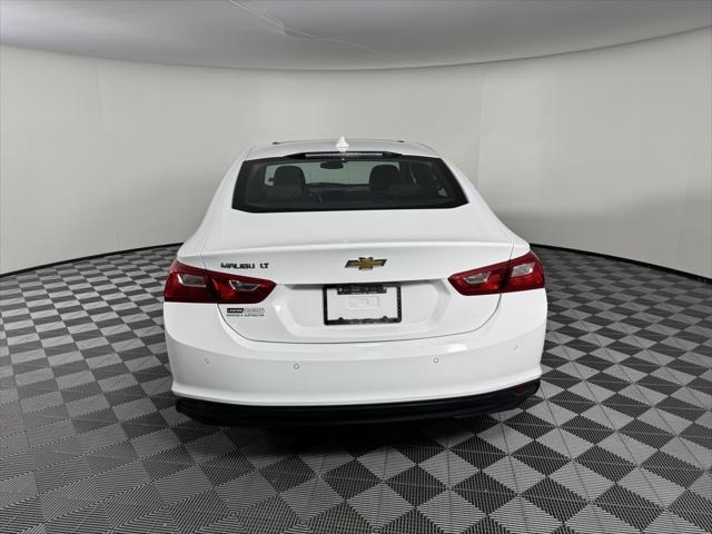 Photo of 2023 Summit White Chevrolet Malibu