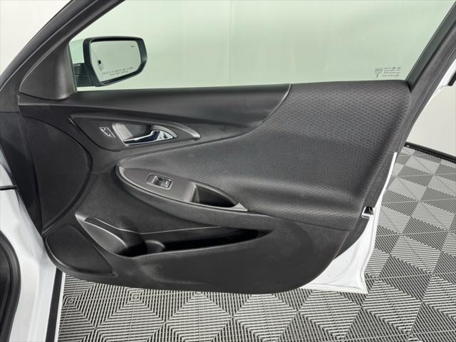 Photo of 2023 Summit White Chevrolet Malibu