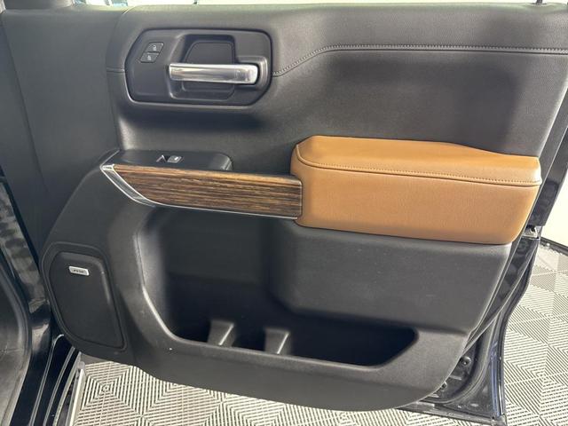 Photo of 2019 Black Chevrolet Silverado 1500