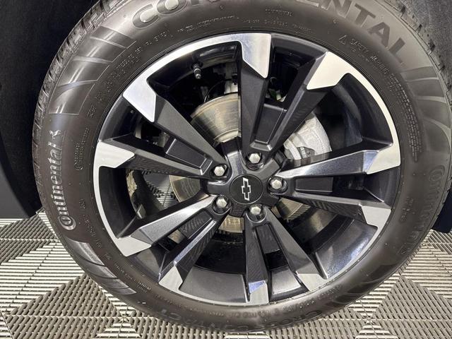 Photo of 2025 Sterling Gray Metallic Chevrolet Equinox