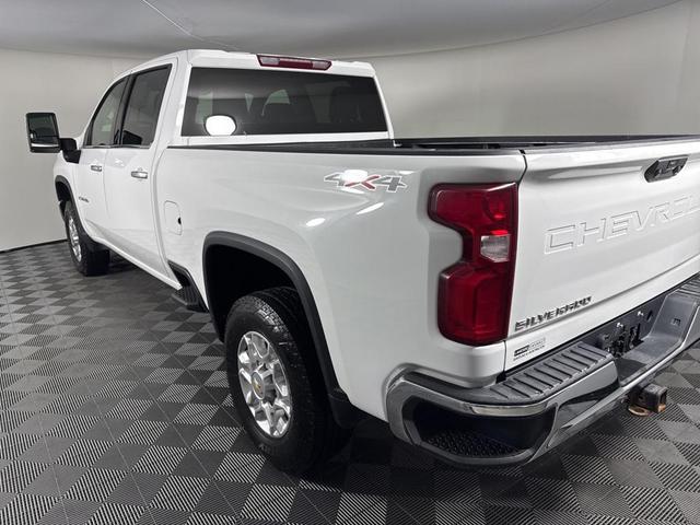 Photo of 2022 Summit White Chevrolet Silverado 2500