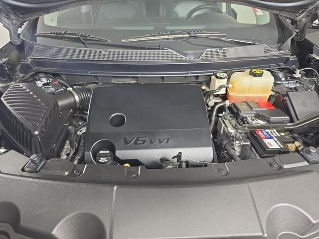 Photo of 2018 Graphite Metallic Chevrolet Traverse