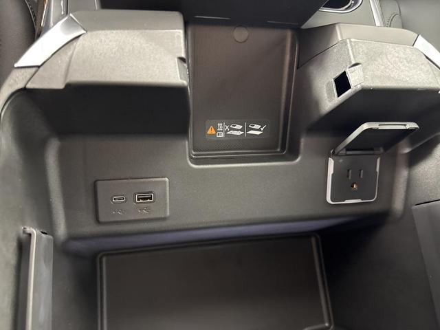 Photo of 2025 Summit White Chevrolet Silverado 1500
