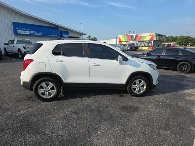 Photo of 2020 Summit White Chevrolet Trax