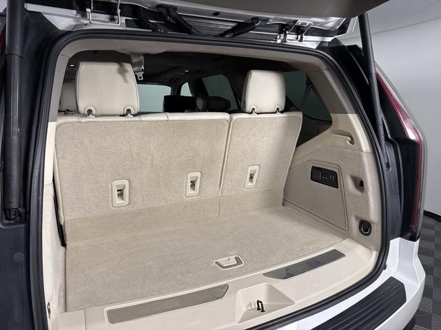 Photo of 2021 Crystal White Tricoat Cadillac Escalade