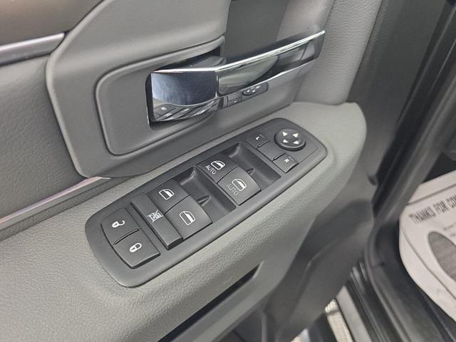 Photo of 2016 Brilliant Black Crystal Pearl RAM 1500