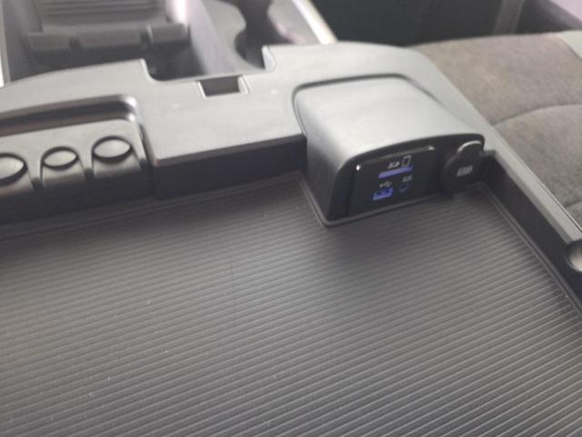 Photo of 2016 Brilliant Black Crystal Pearl RAM 1500