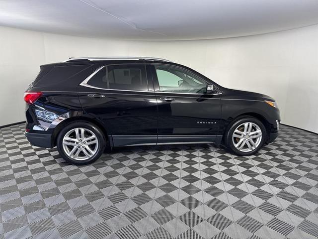 Photo of 2018 Mosaic Black Metallic Chevrolet Equinox