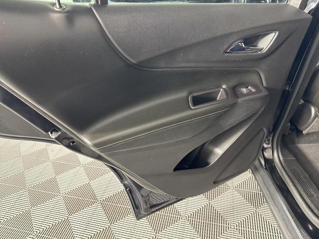 Photo of 2018 Mosaic Black Metallic Chevrolet Equinox
