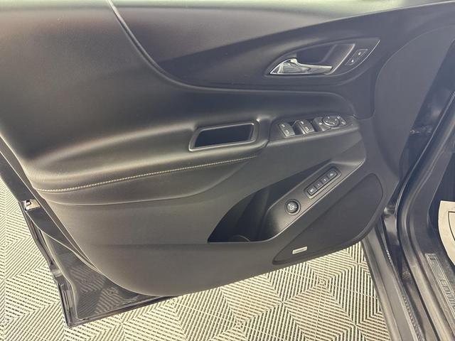 Photo of 2018 Mosaic Black Metallic Chevrolet Equinox