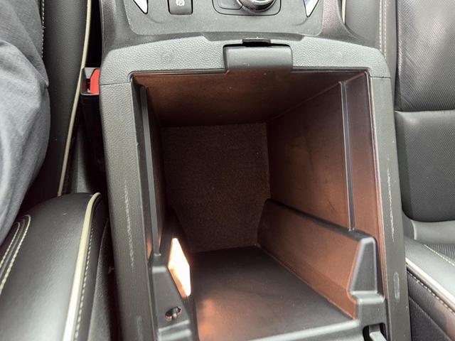 Photo of 2022 Silver Ice Metallic Chevrolet Traverse