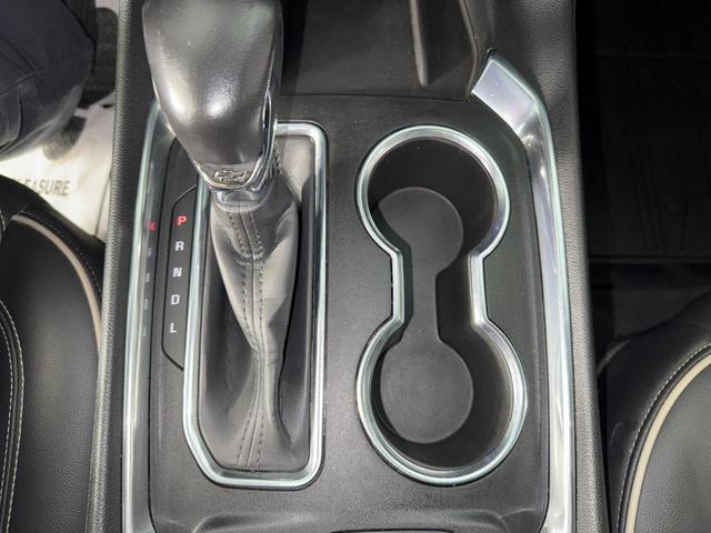 Photo of 2022 Silver Ice Metallic Chevrolet Traverse