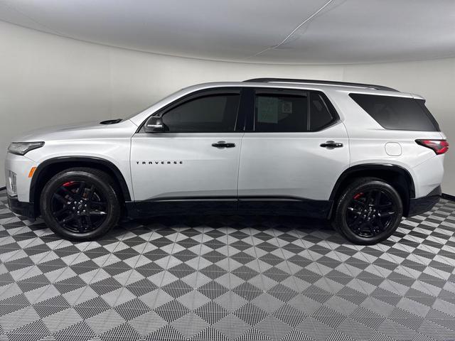 Photo of 2022 Silver Ice Metallic Chevrolet Traverse