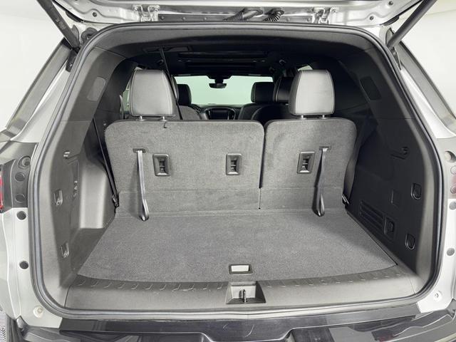 Photo of 2022 Silver Ice Metallic Chevrolet Traverse